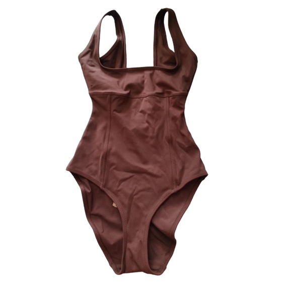 SKIMS Sculpting Swim Tank One Piece Bathingsuit - Small flaw - Picture 15 of 15